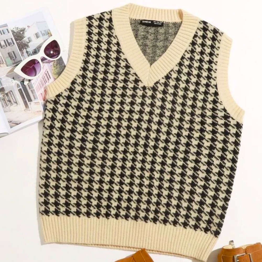 SHEIN XS Cropped Houndstooth Sweater Vest NWT